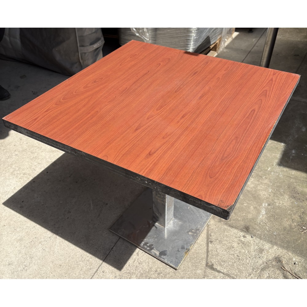 Asztal 80x80
