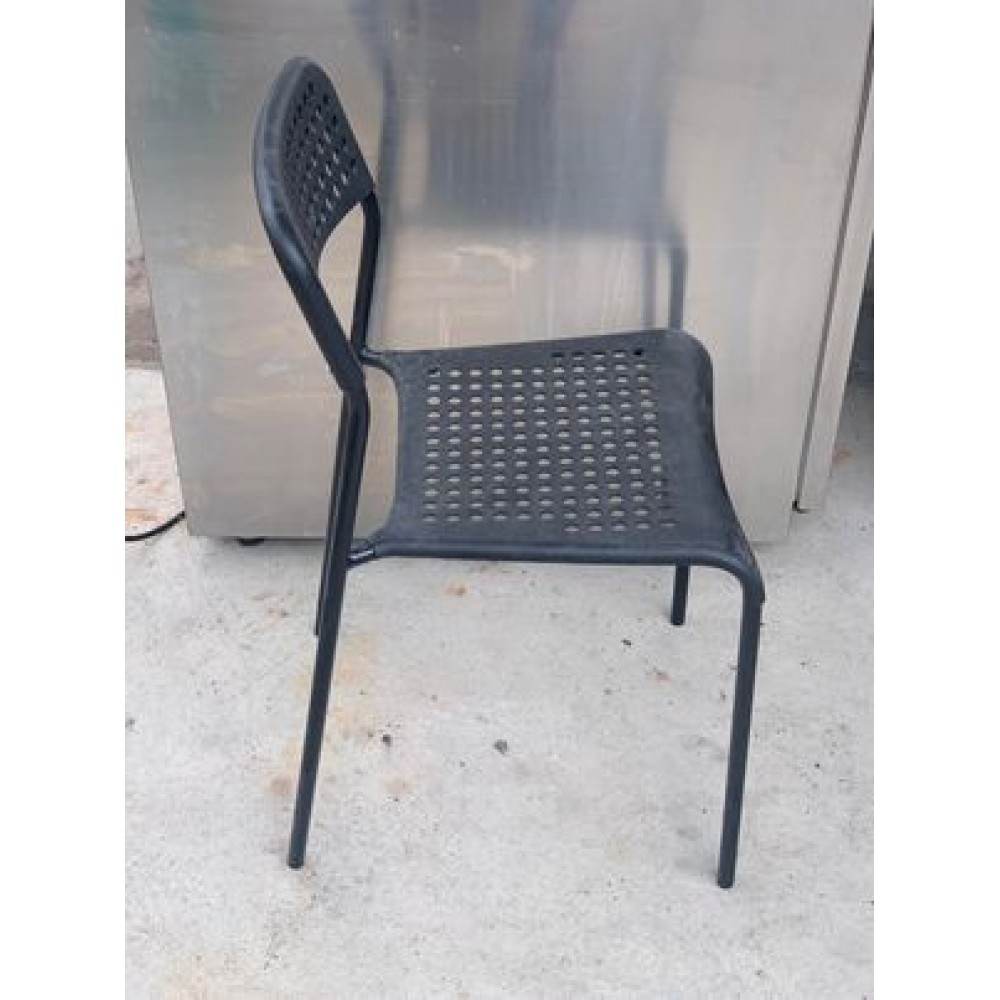Fekete kültéri szék